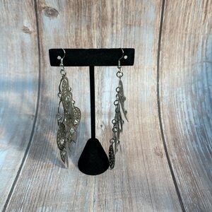 Preowned Vintage Silver Tone and Rhinestone 4 1/2” Dangle Earrings Item #PHK115